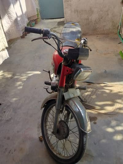 Honda 70 good condition bike