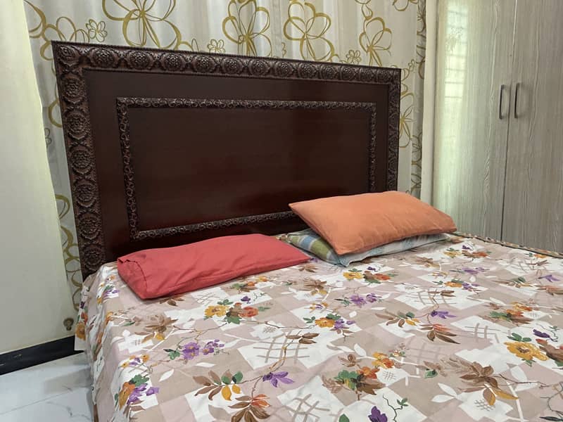 King size bed 1