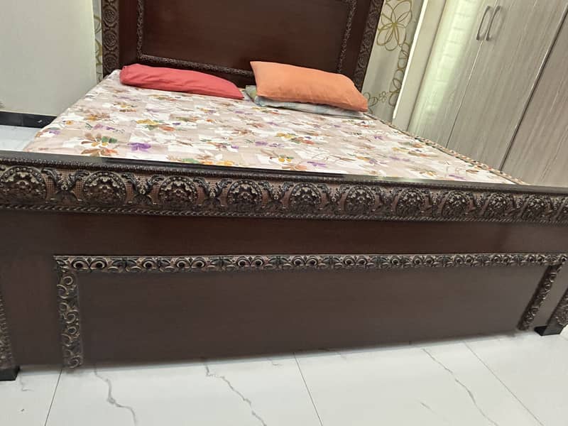 King size bed 2