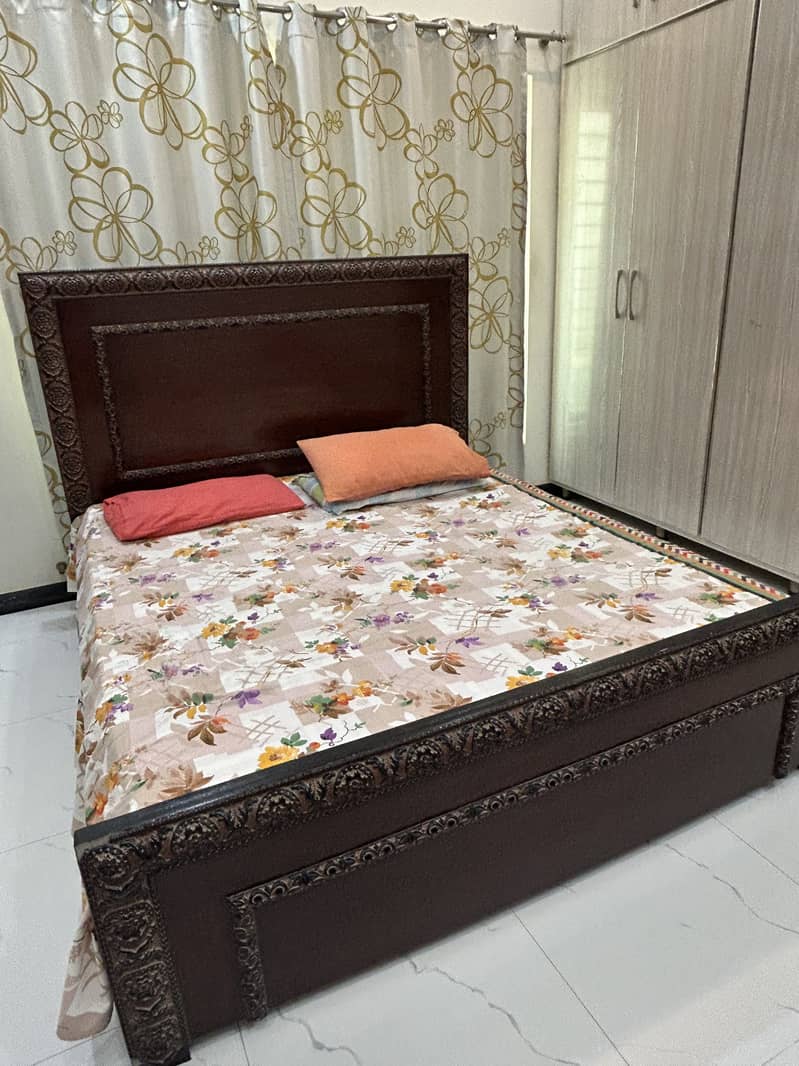 King size bed 3
