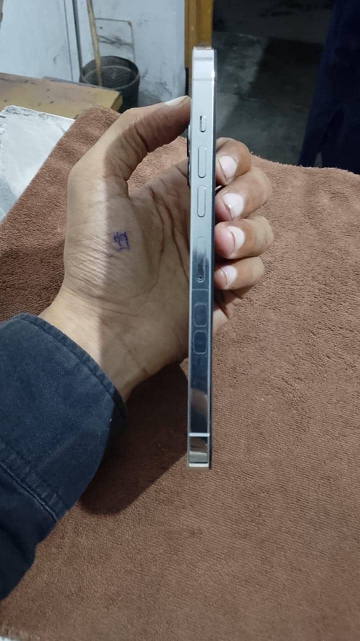 Apple iPhone 13 Pro Max 5