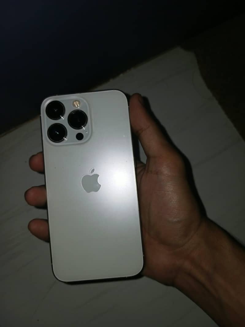 Apple iPhone 13 Pro 2