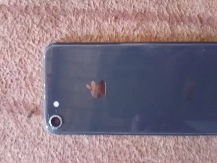 Apple iPhone 8 1