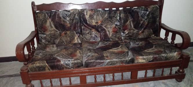 5 seater sofa _ sheesham Wood • Urgent SaLe