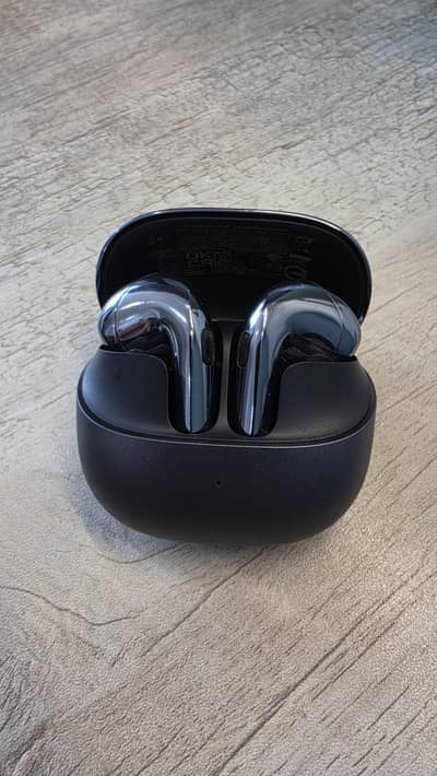 Xiaomi Buds 6 (Graphite Black) – 10/10 Condition with Original Receipt