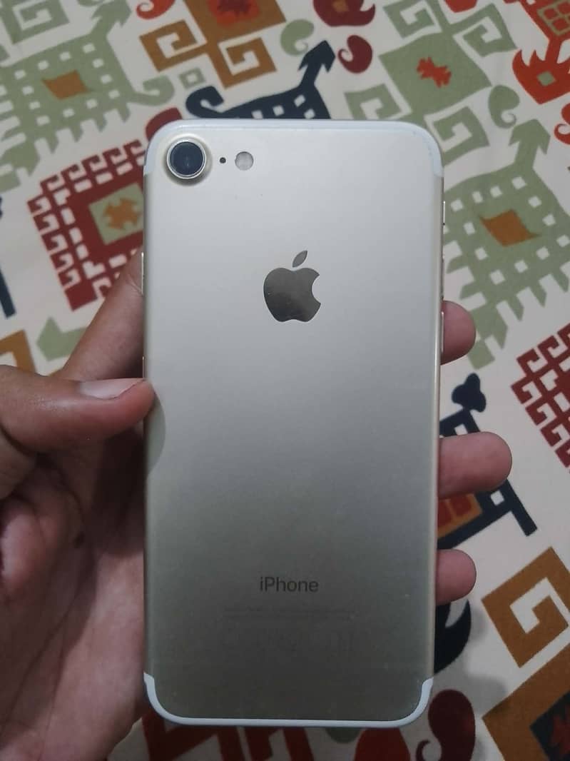 Apple iPhone 7 0