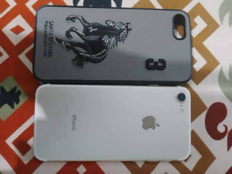 Apple iPhone 7 2