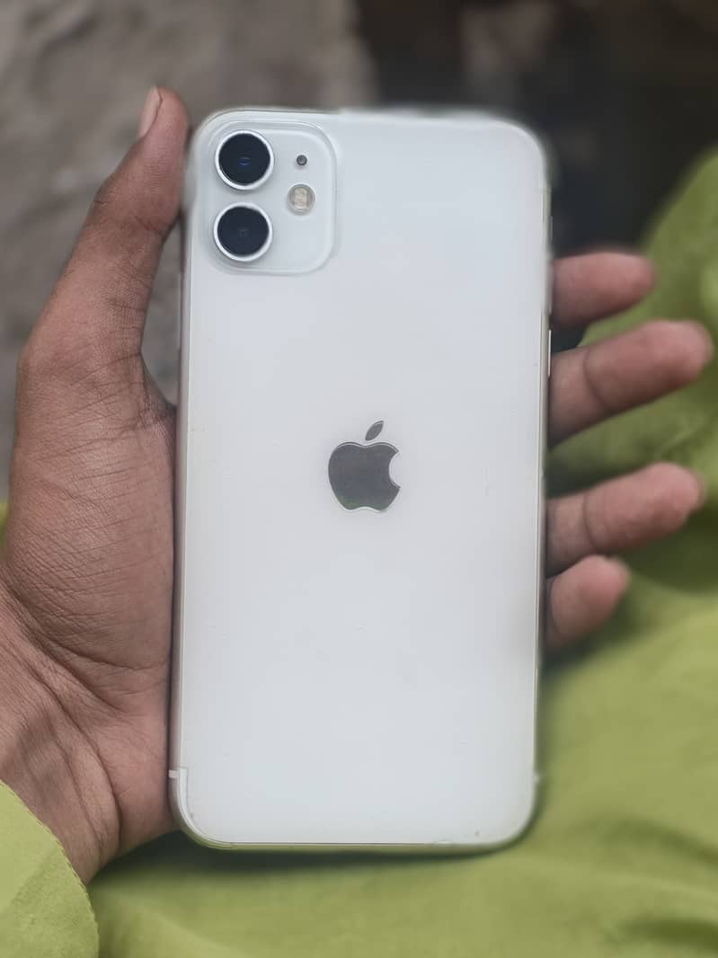 Apple iPhone 11 3