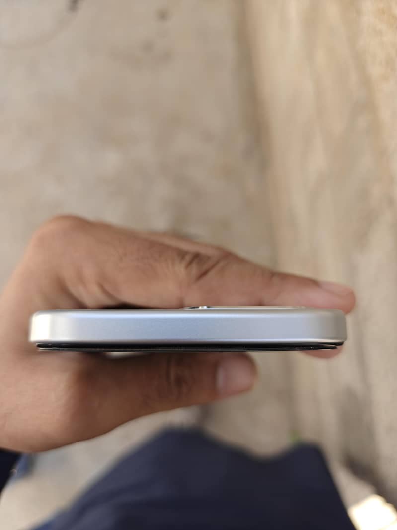 OPPO A6s 4
