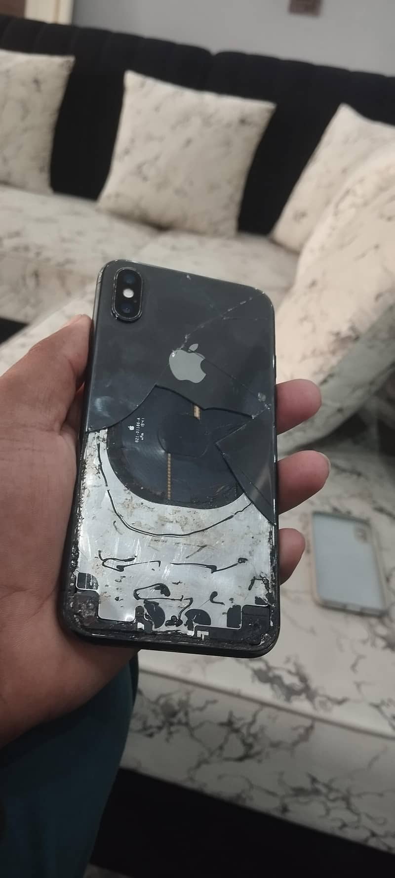 Apple iPhone X 4
