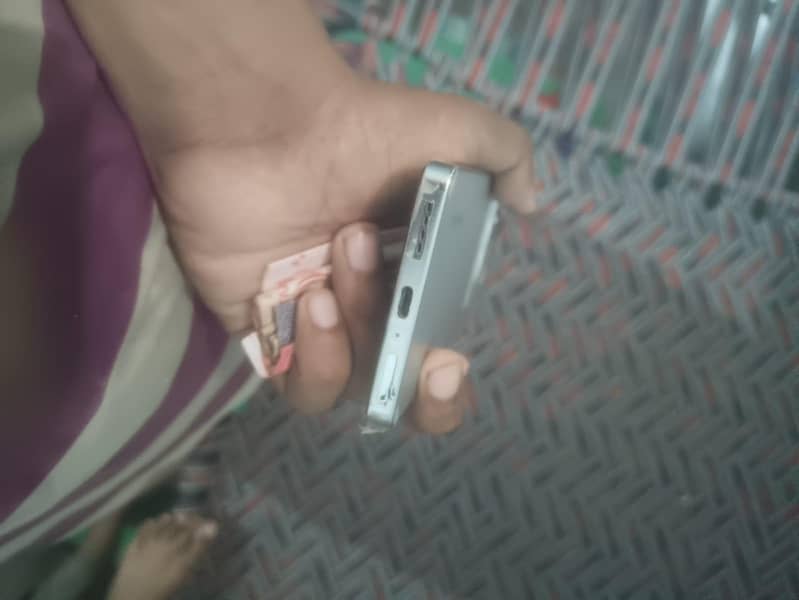 Infinix Note 40 4