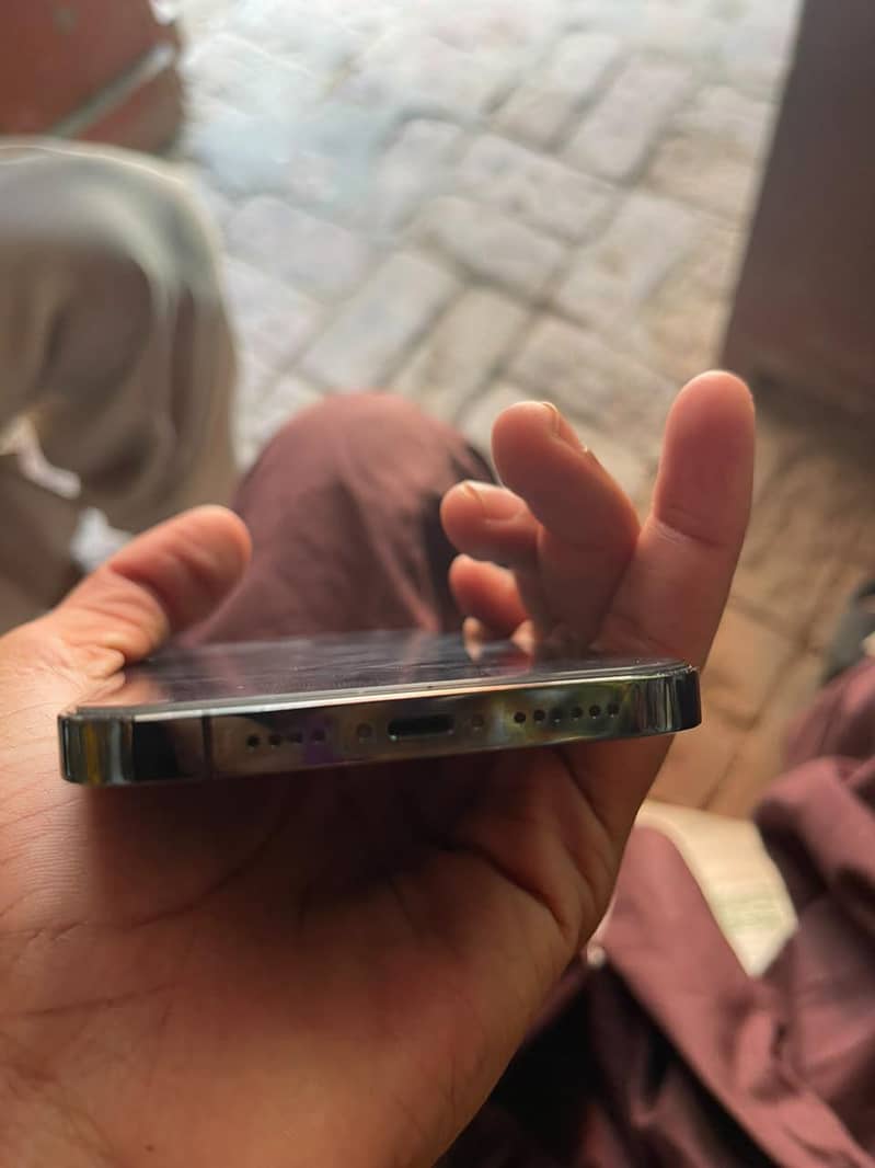 Apple iPhone 12 Pro Max 4