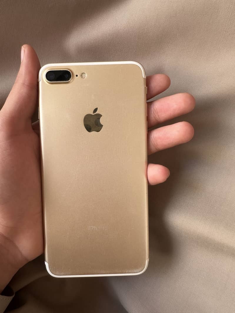 Apple iPhone 7 Plus 0