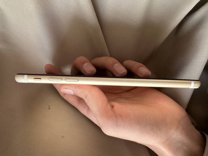 Apple iPhone 7 Plus 1