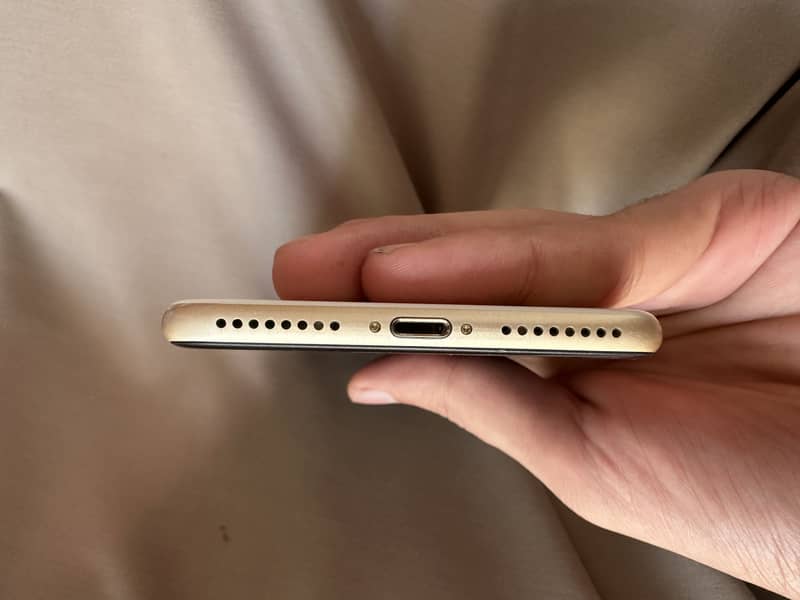 Apple iPhone 7 Plus 4