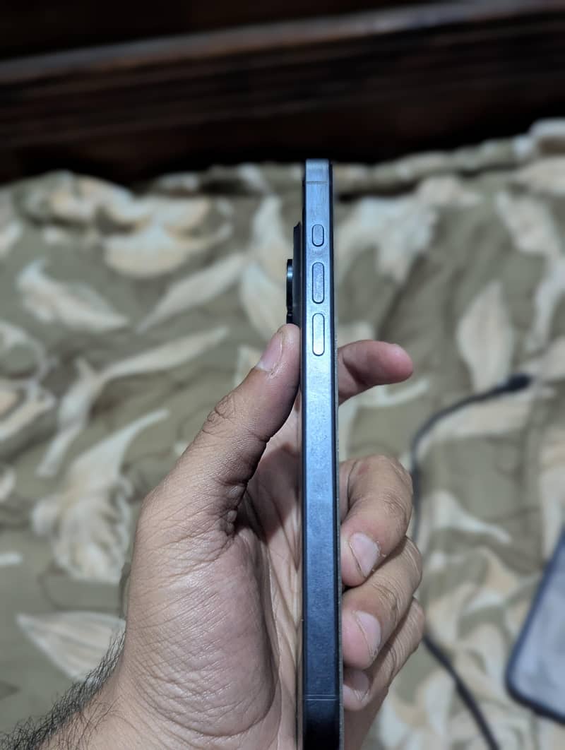 Apple iPhone 15 Pro Max with box 6