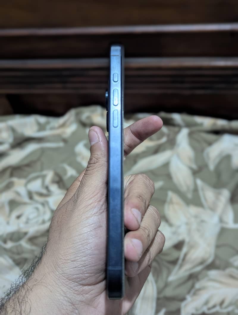 Apple iPhone 15 Pro Max with box 7