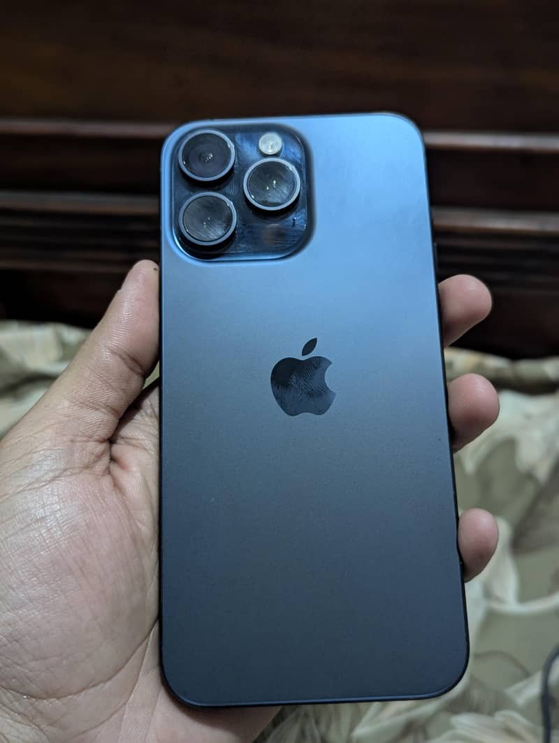 Apple iPhone 15 Pro Max with box 8