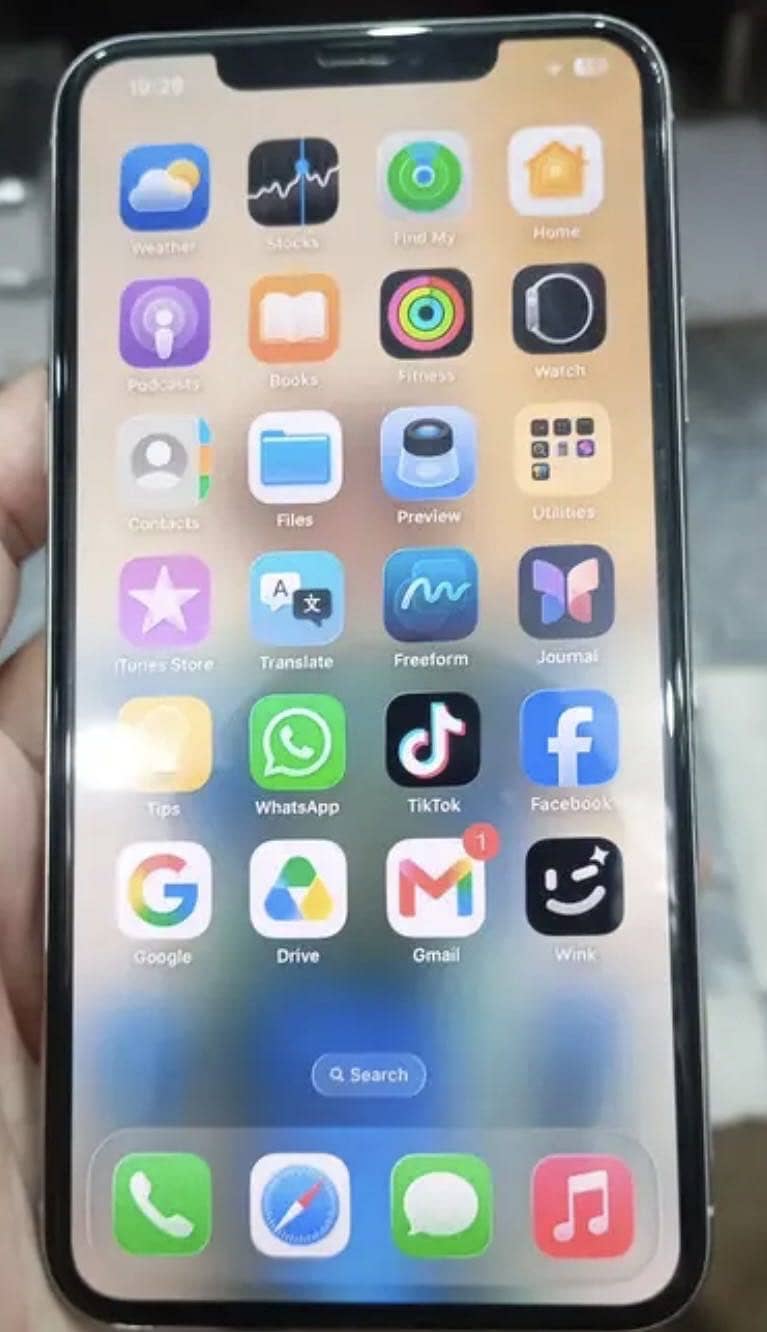 Apple iPhone 11 Pro Max 4