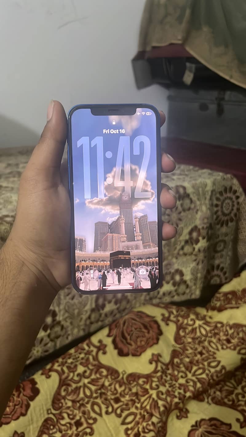 Apple iPhone 12 4