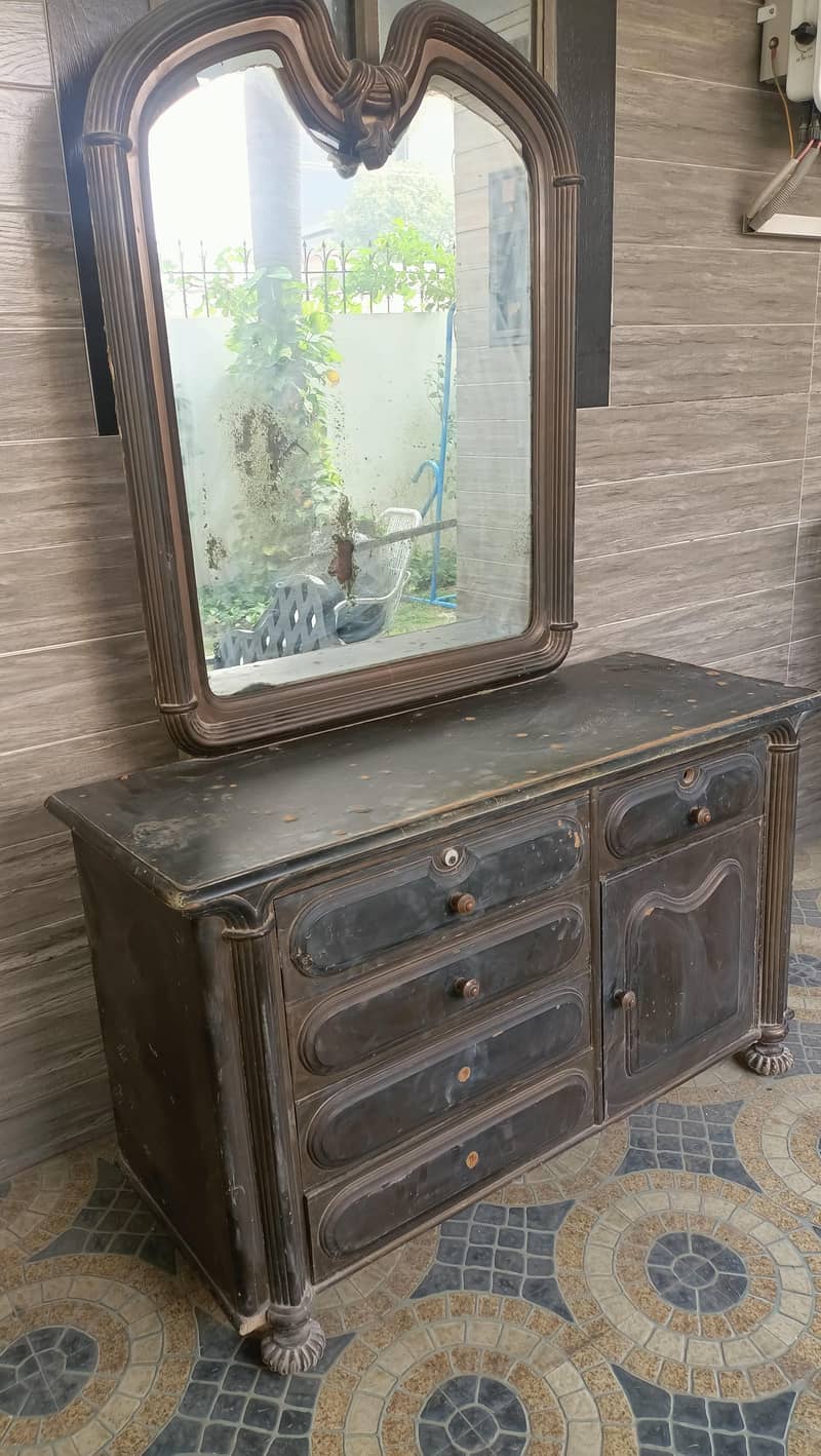Dressing Table 0