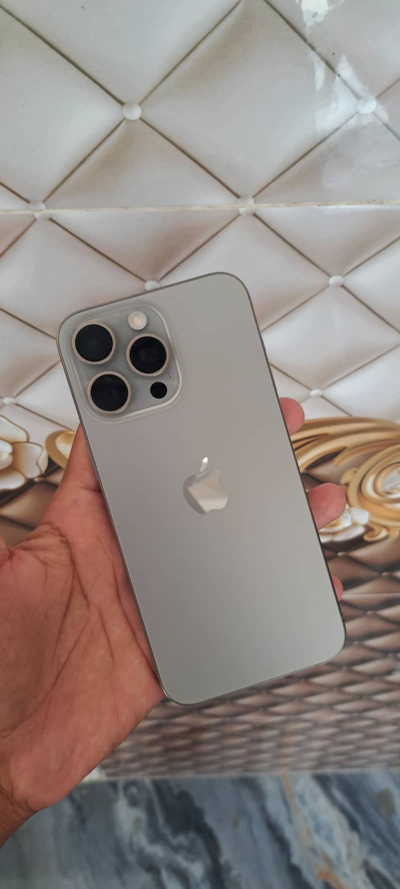 Apple iPhone 15 Pro Max 1