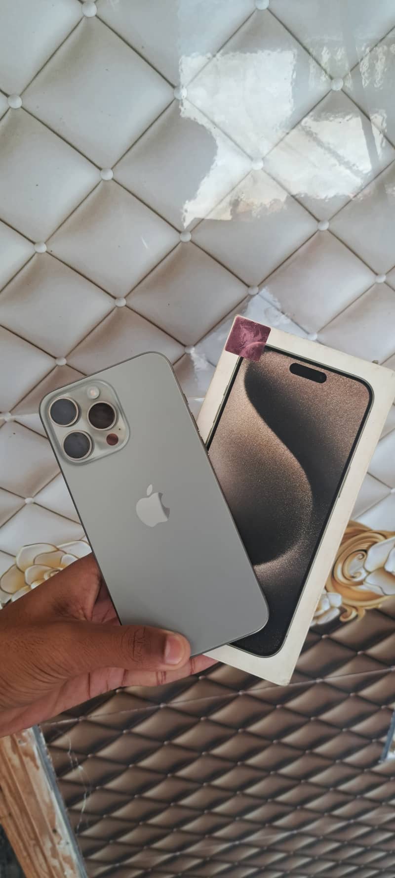 Apple iPhone 15 Pro Max 2