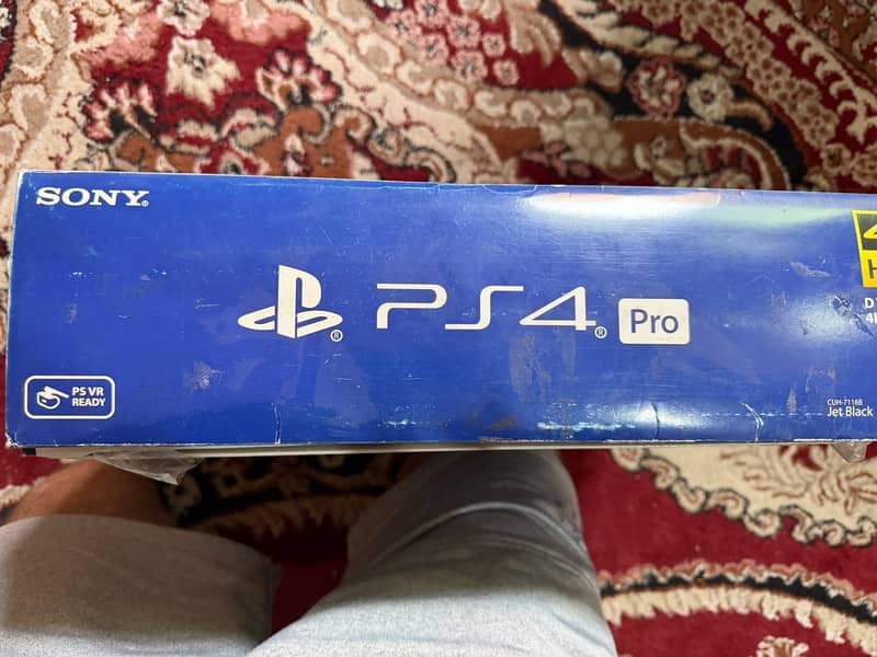 PS 4 pro 4