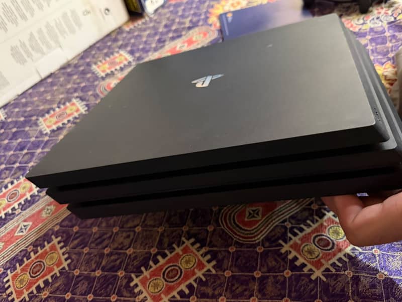 PS 4 pro 7