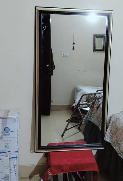 WALL MIRROR