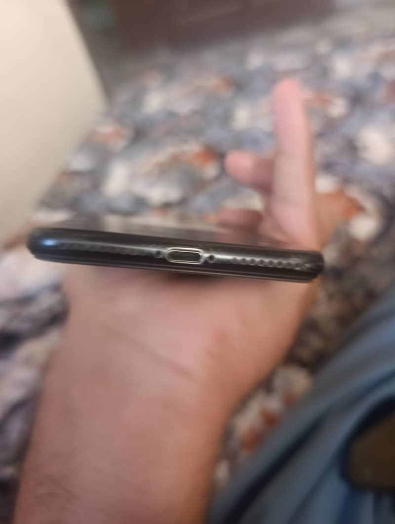 Apple iPhone 7 Plus 1