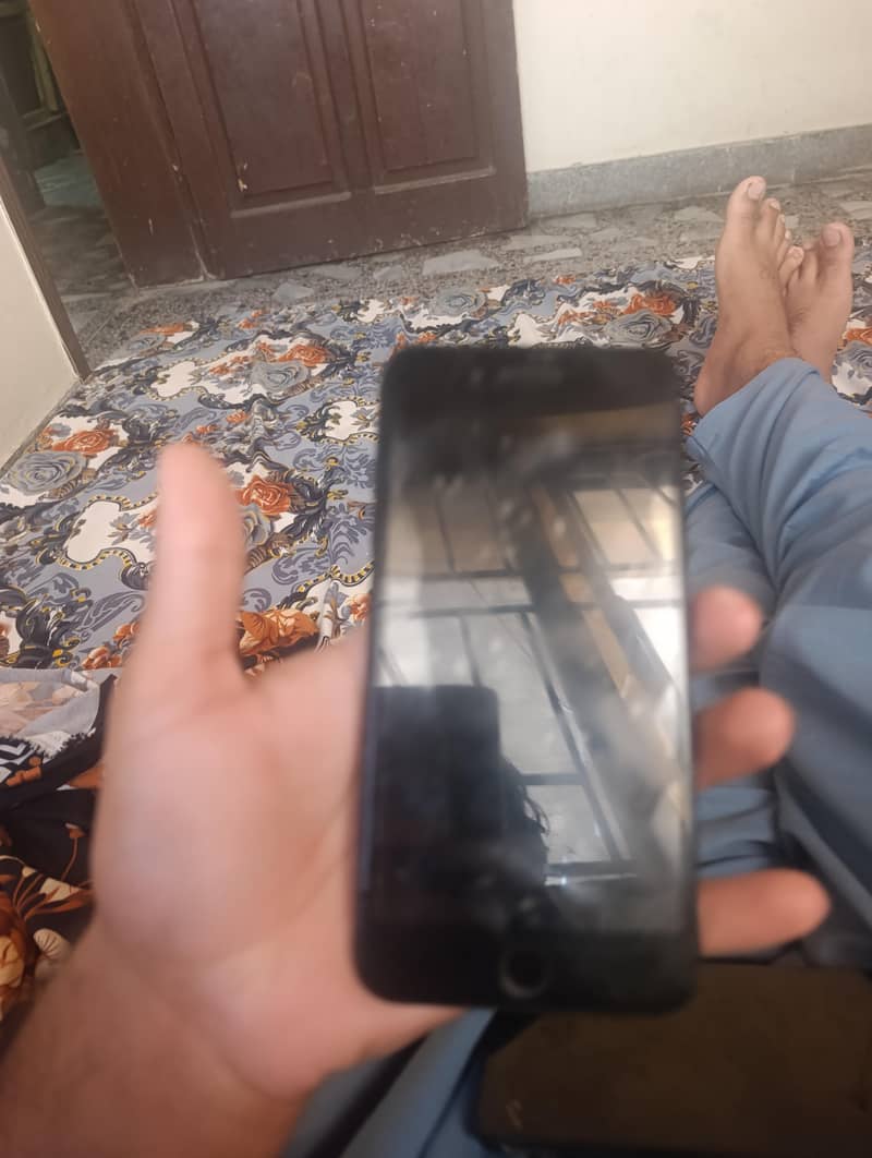 Apple iPhone 7 Plus 6