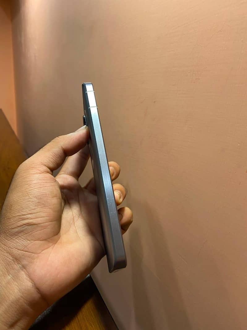 Sharp aquos r7 4