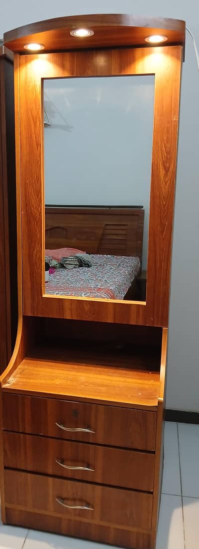 Dressing table