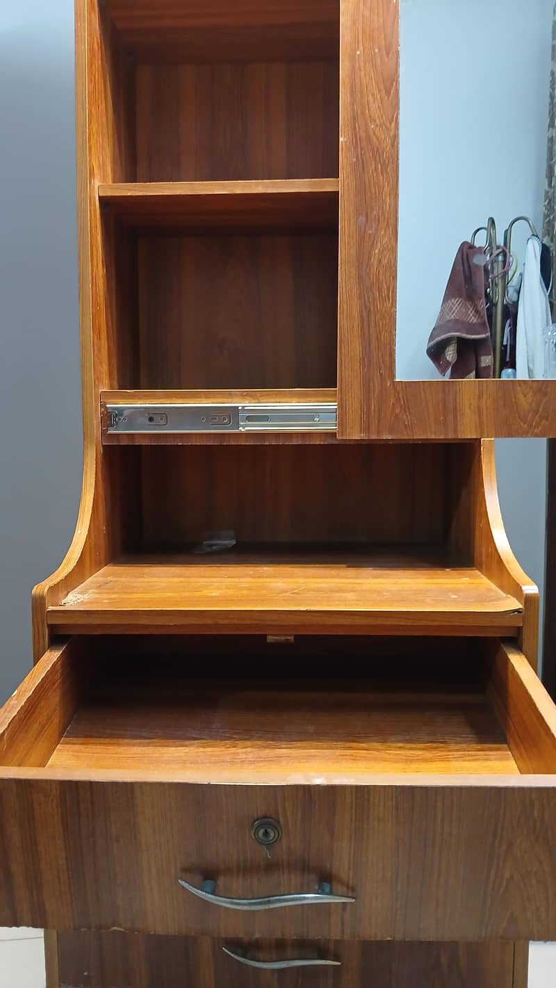 Dressing table 2