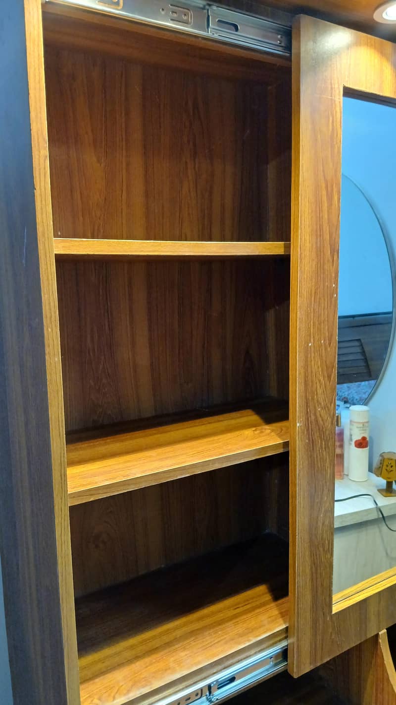 Dressing table 3