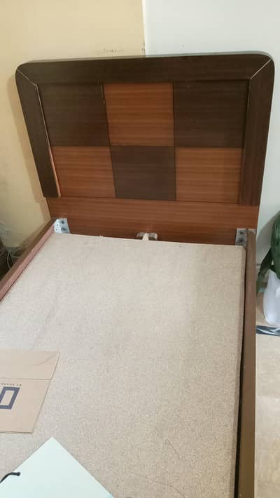 single bed size 3×6 condition like new no any damage