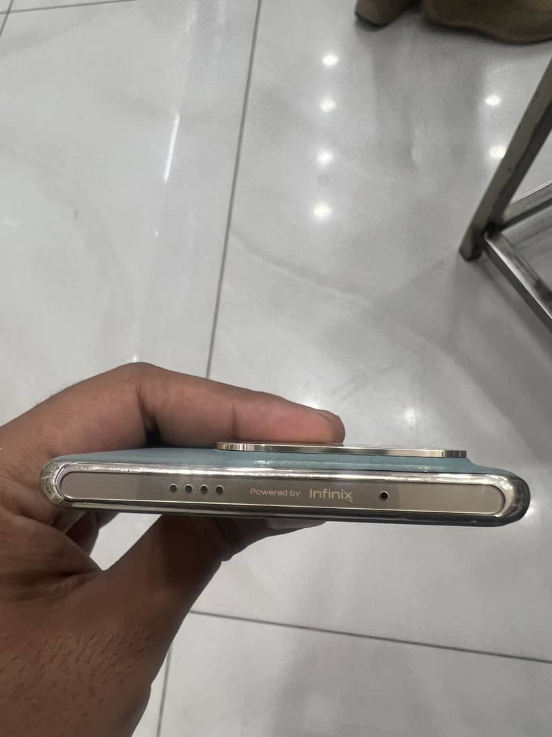 Infinix Zero 30 4