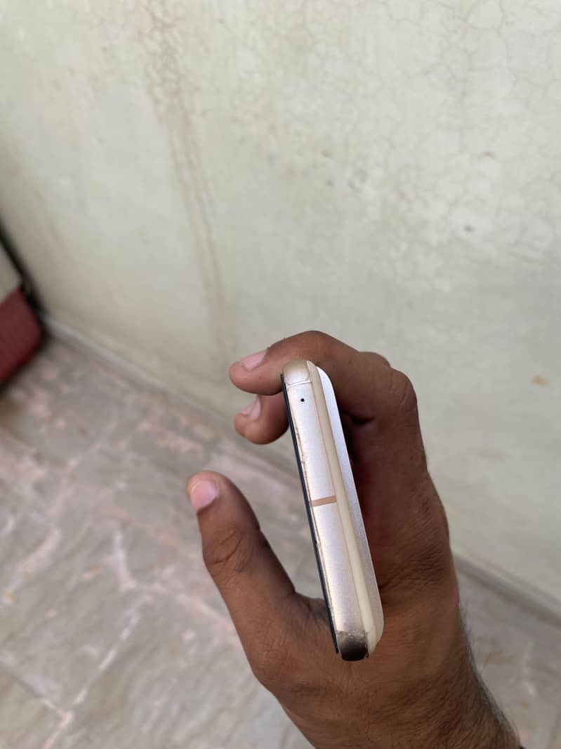 Google Pixel 8 4