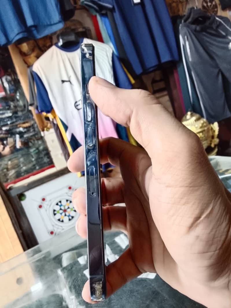 Apple iPhone 13 Pro 0