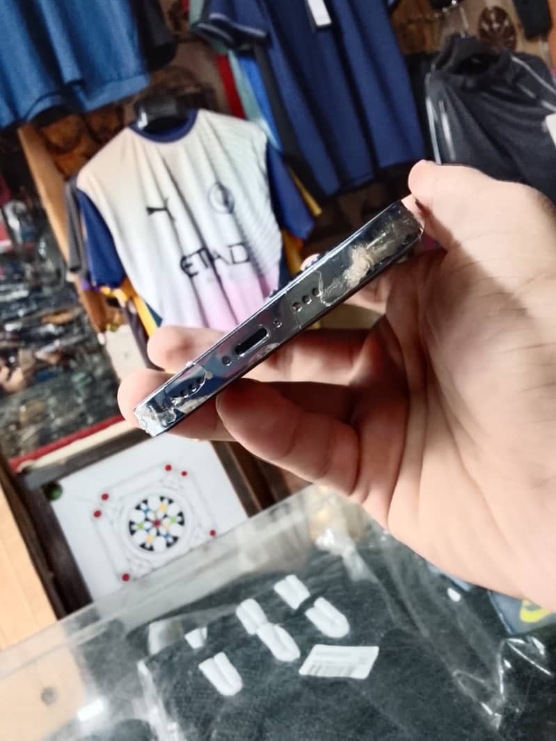 Apple iPhone 13 Pro 2