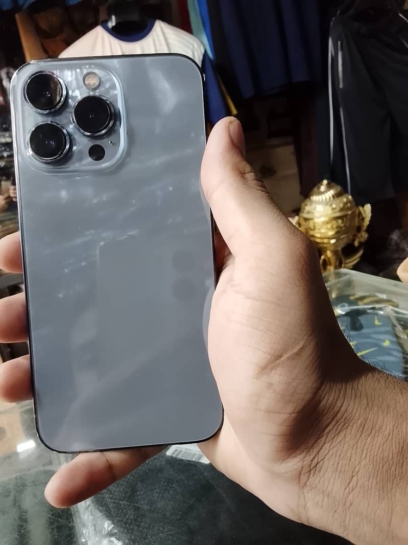 Apple iPhone 13 Pro 4