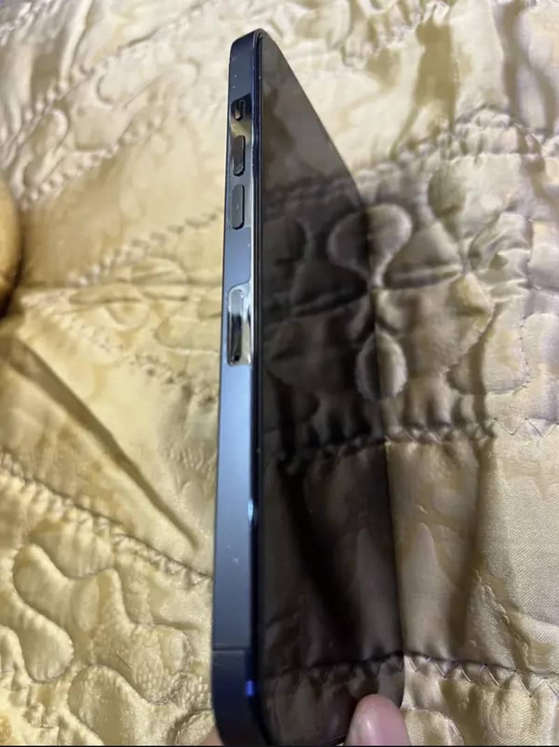 Apple iPhone 12 Pro Max 4