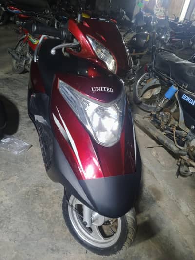 petrol scooty united 100cc available contact 03004142432