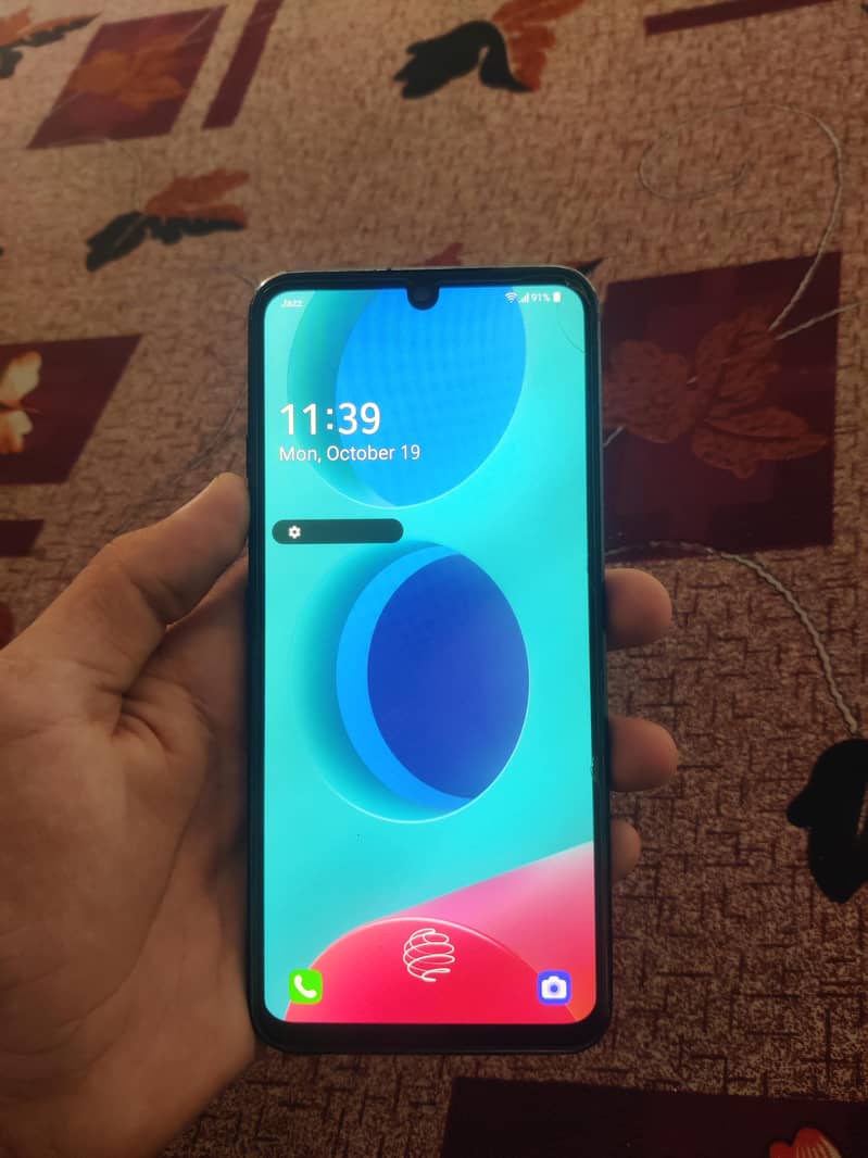 LG V60 1