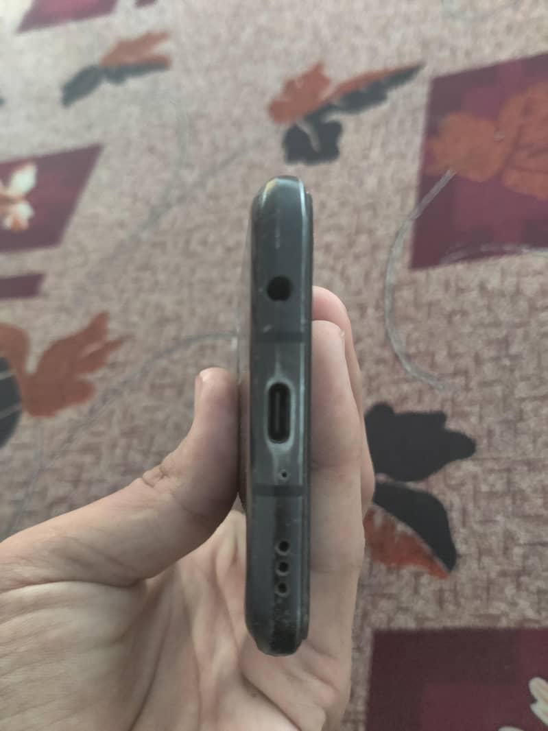 LG V60 2