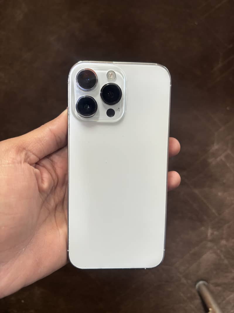 Apple iPhone 14 Pro Max 0