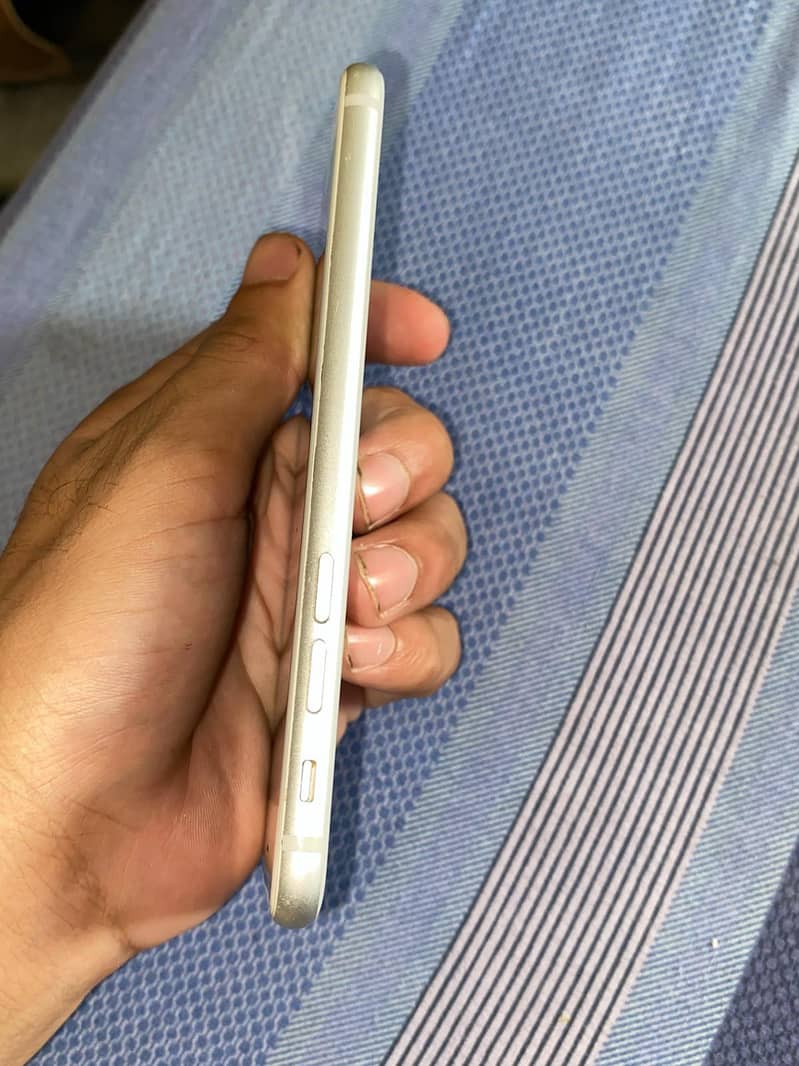 Apple iPhone 8 5