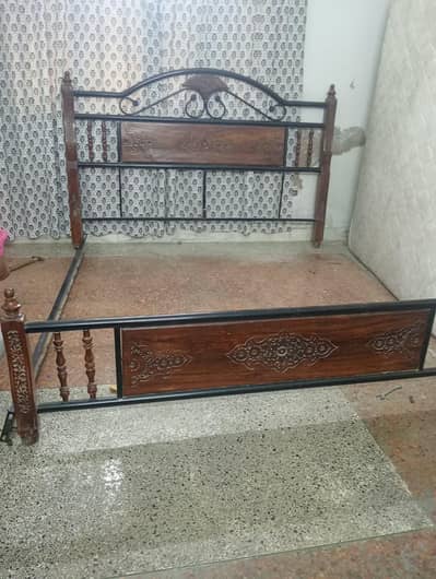 Full size bed and dressing