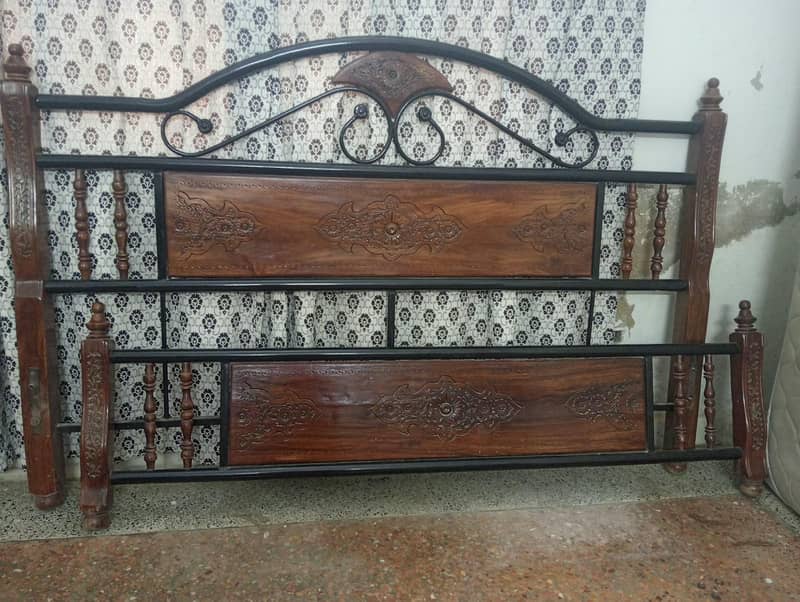 Full size bed and dressing 1